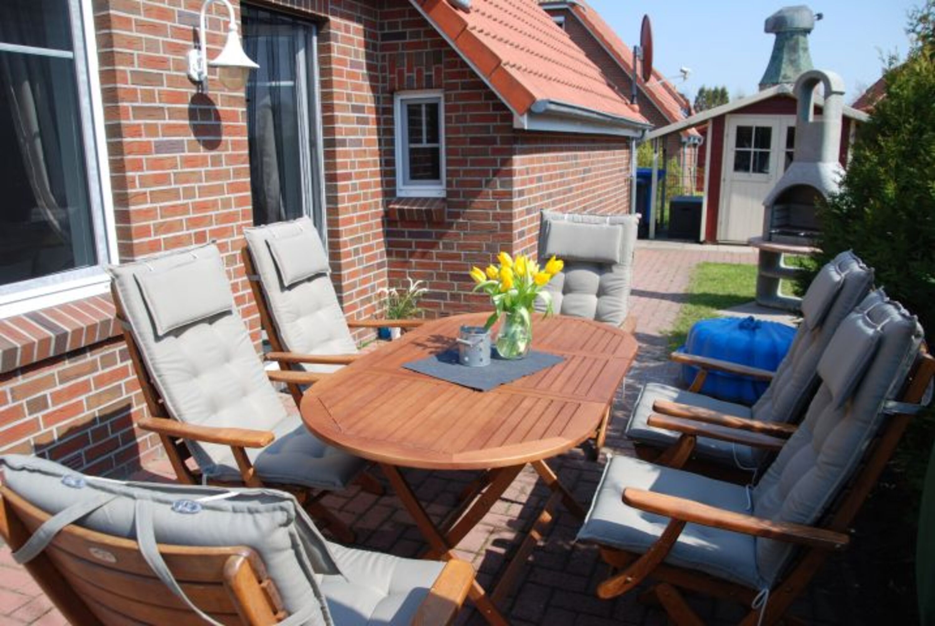 sonnige Terrasse