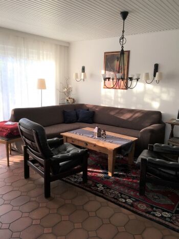 Eckcouchgarnitur und 2 Sessel