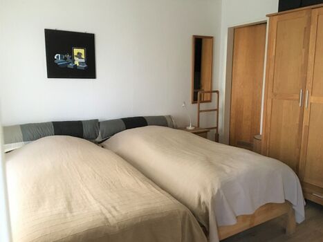 Schlafzimmer 2 vorne links mit 2 Einzelbetten