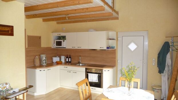 Küchenzeile mit Essplatz