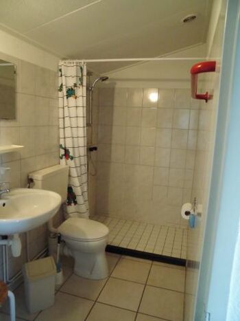 Bad mit Dusche 1. Etage