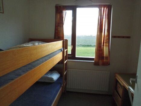 2. Schlafzimmer Parterre mit Etagenbett