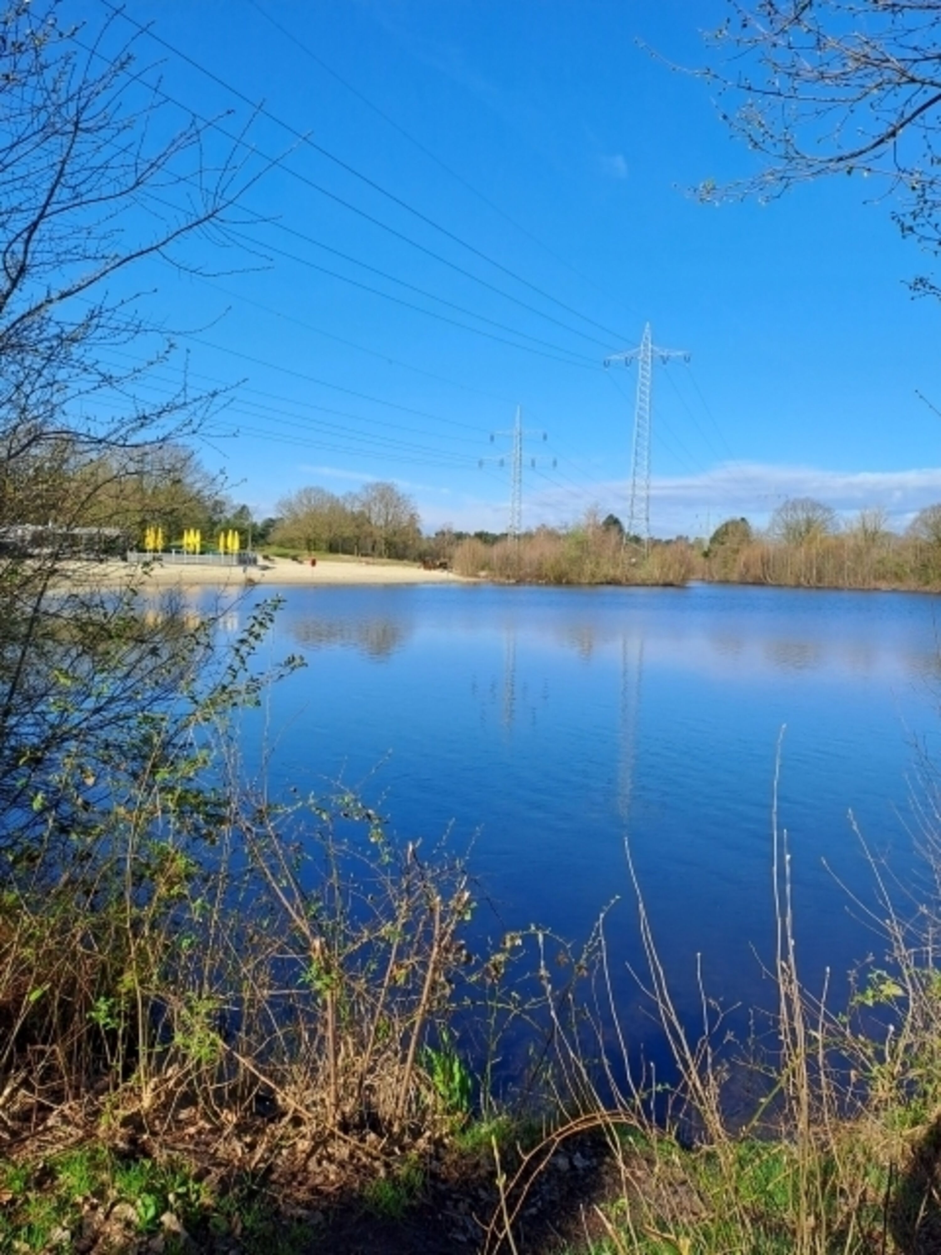 Blick auf den Badesee
