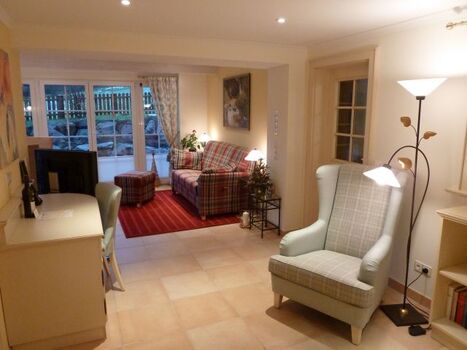 Wohnzimmer mit Terrasse