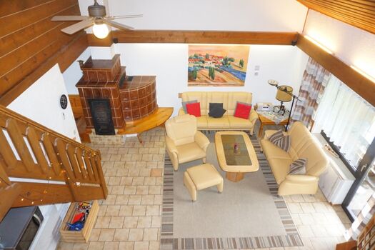 Wohnzimmer von der Galerie aus