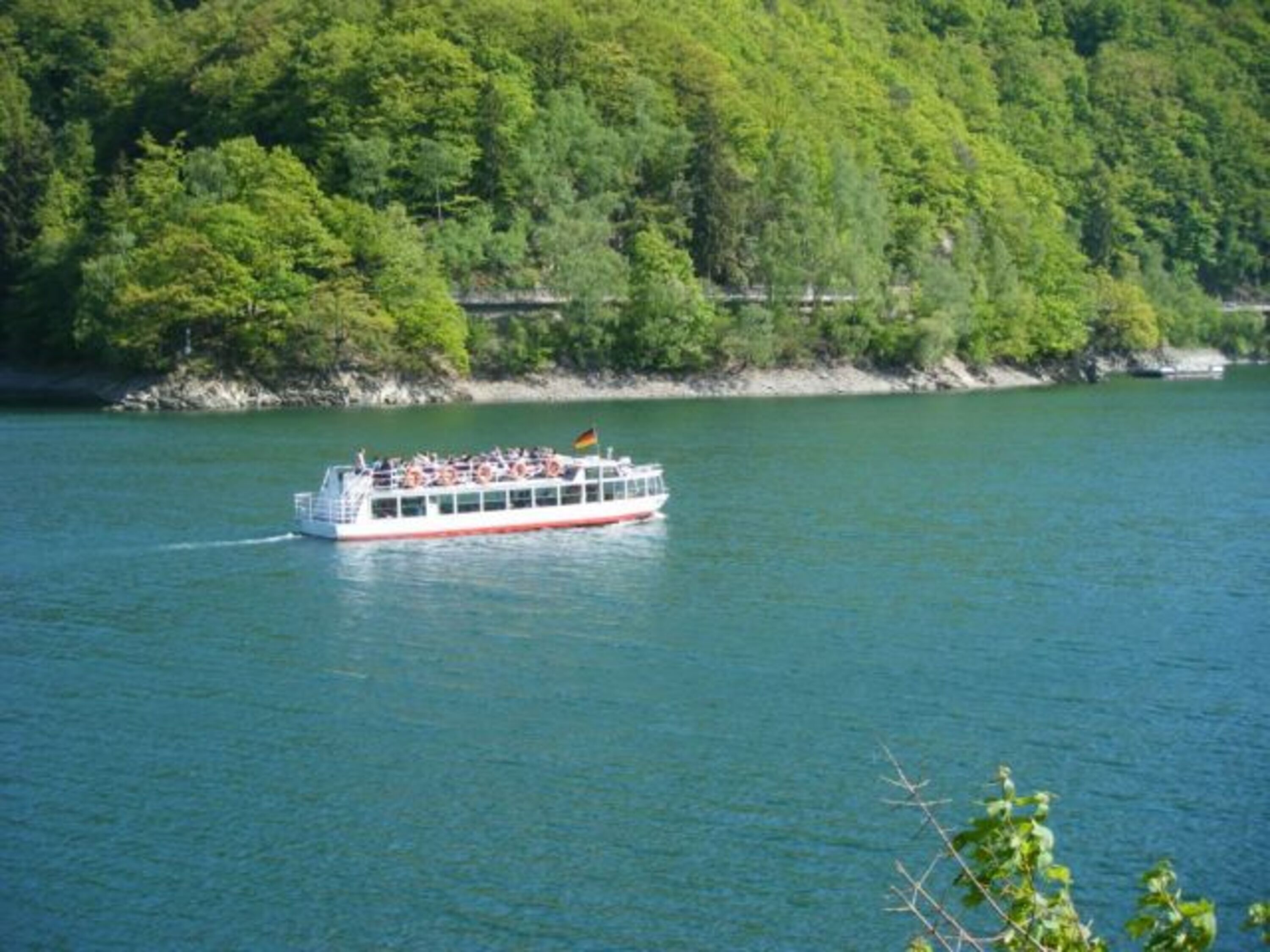Mit dem Schiff auf dem See
