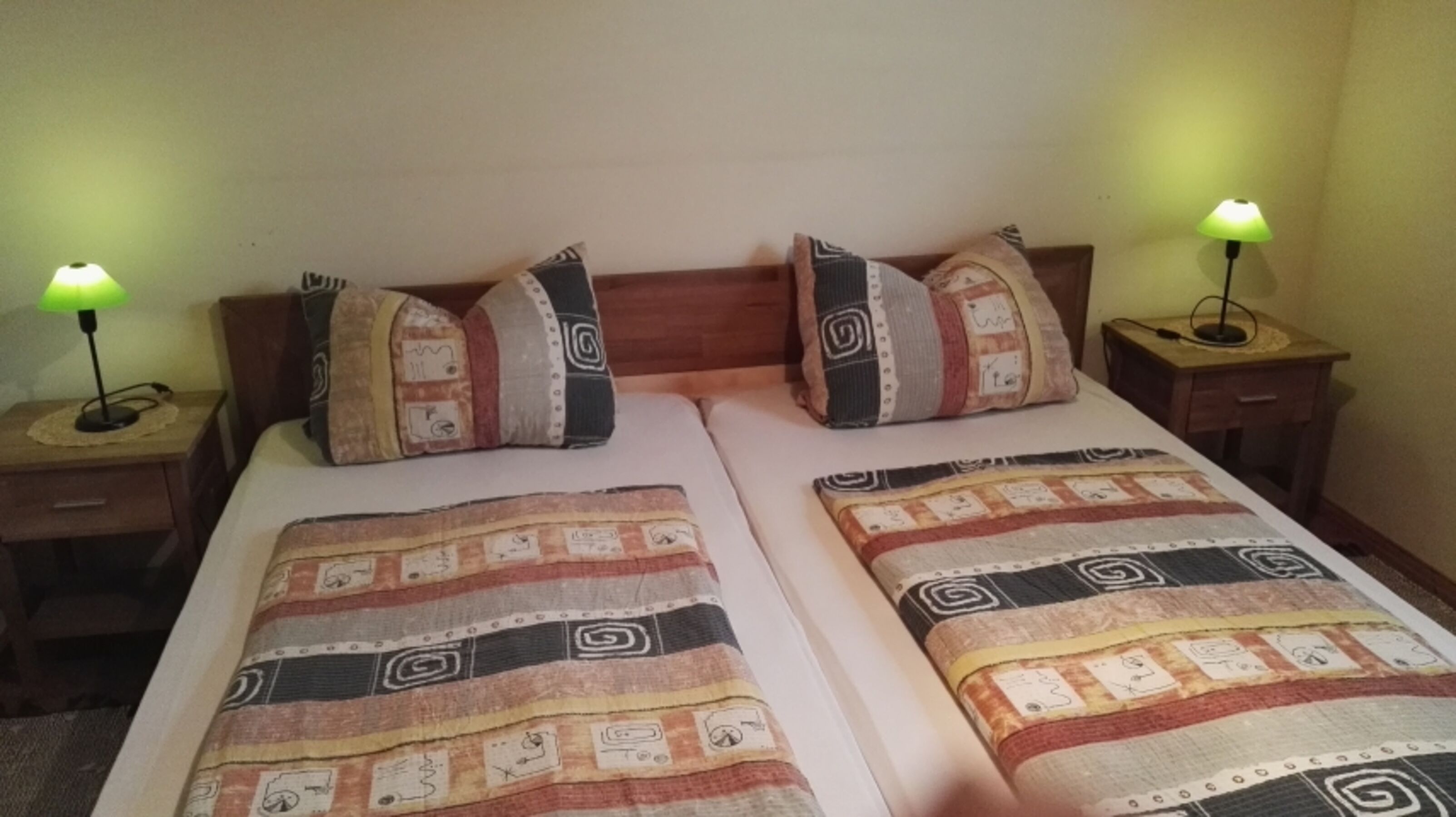 Schlafzimmer 1