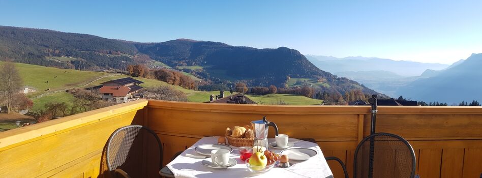 Ausblick in den Süden Südtirol und auf die umliegende Bergwelt