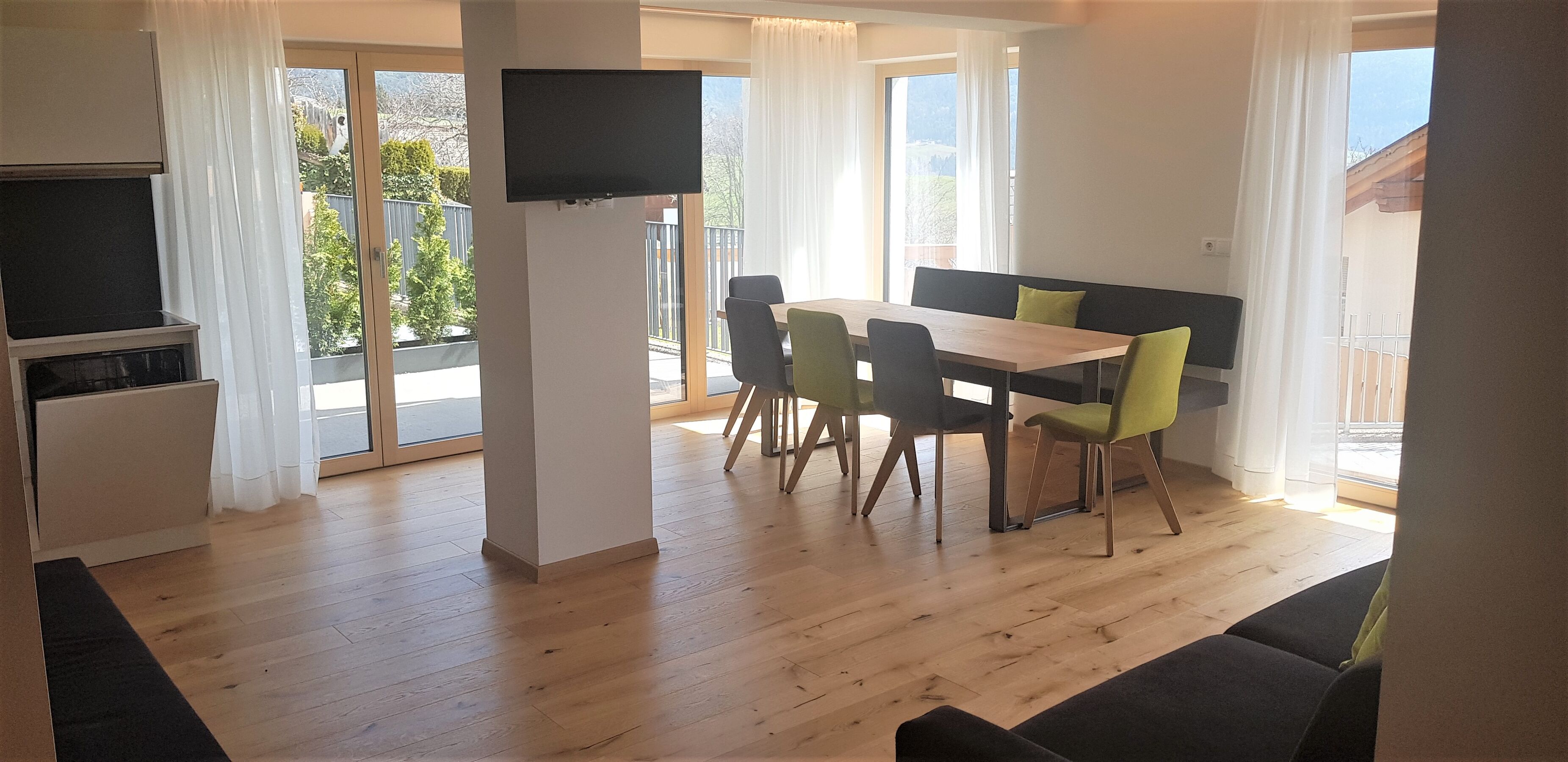 Ferienwohnung KALTERN Wohnraum