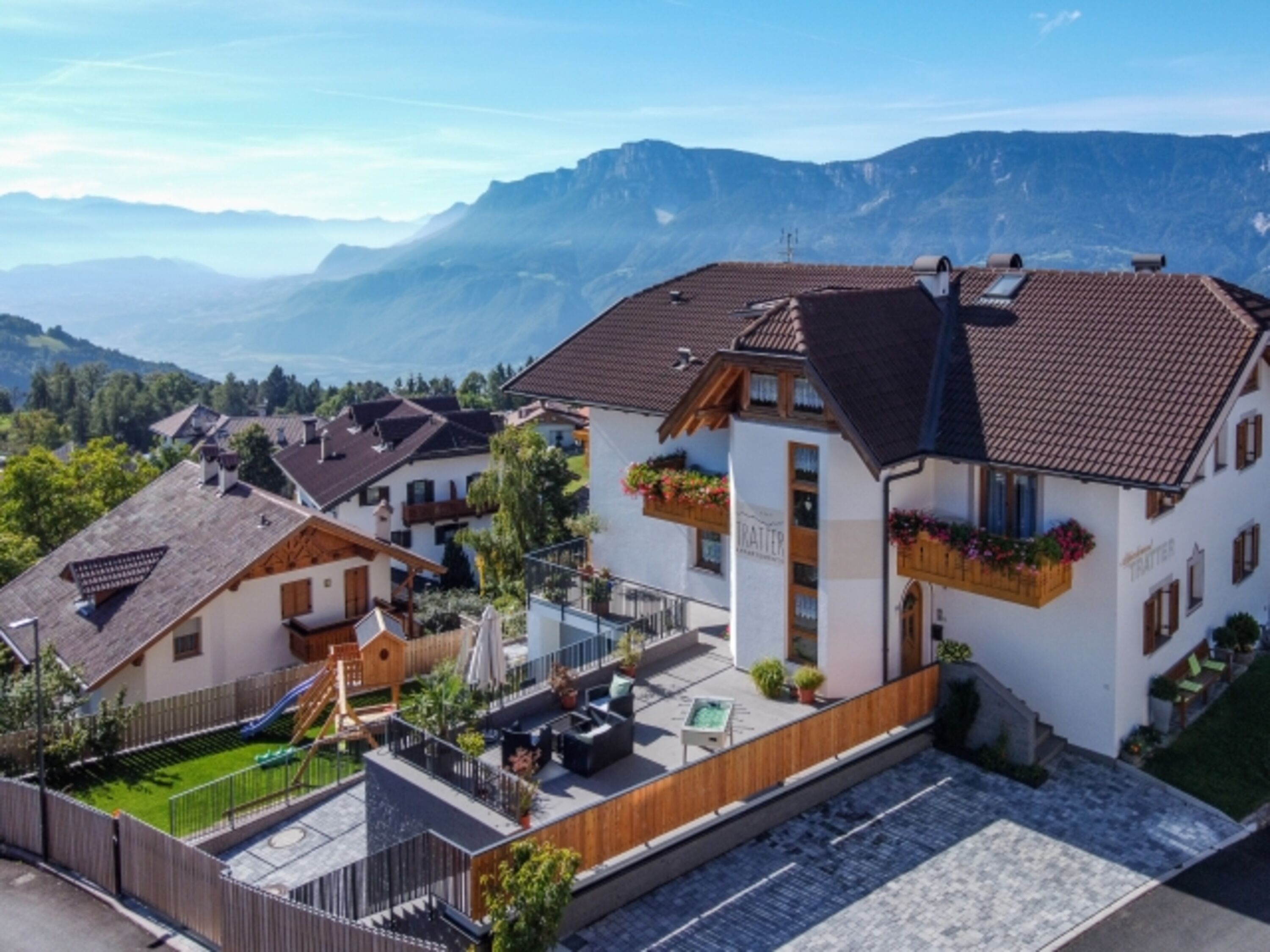 Appartementhaus Tratter mit Blick in den Süden Südtirols 