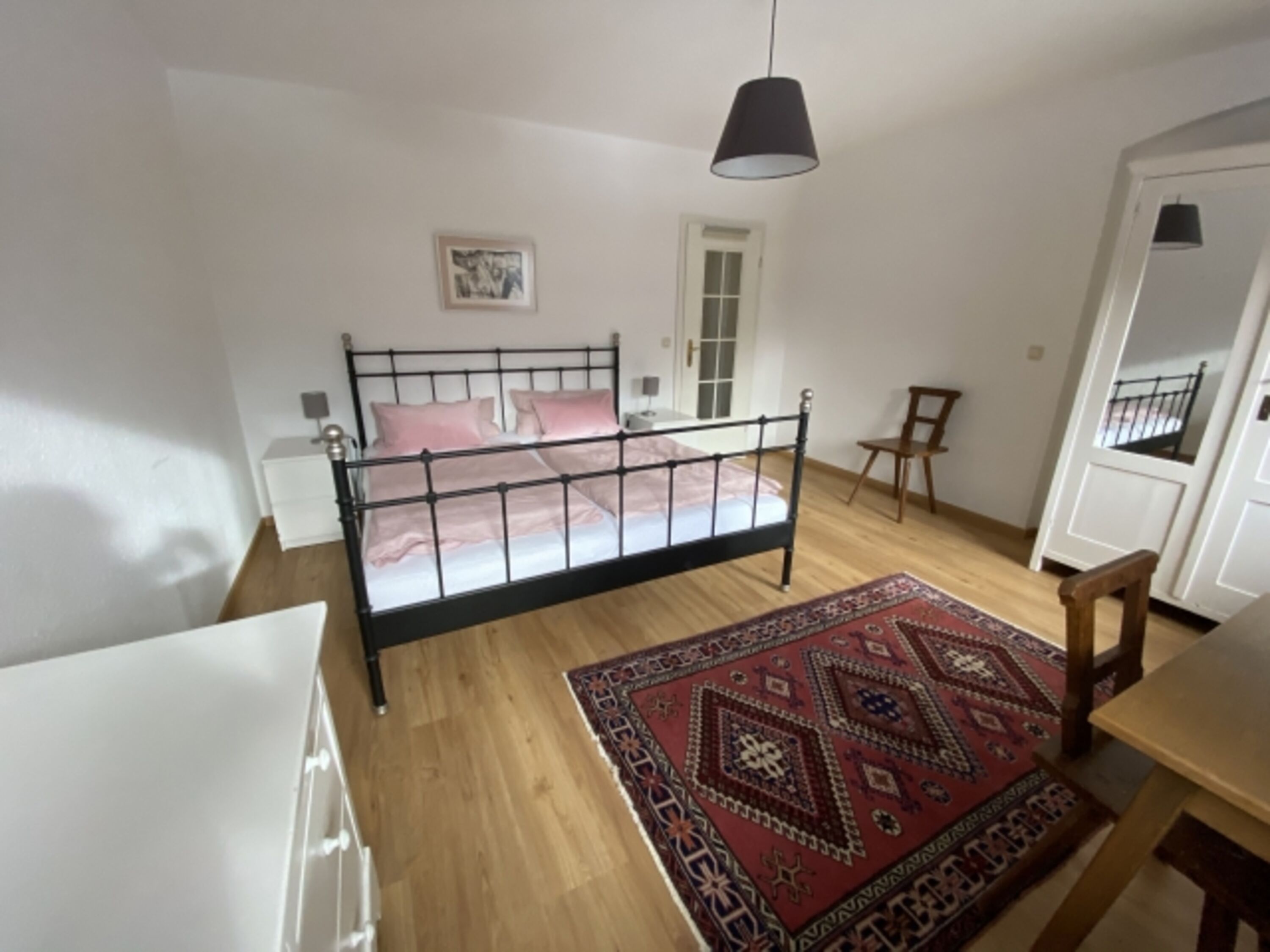 Schlafzimmer 1