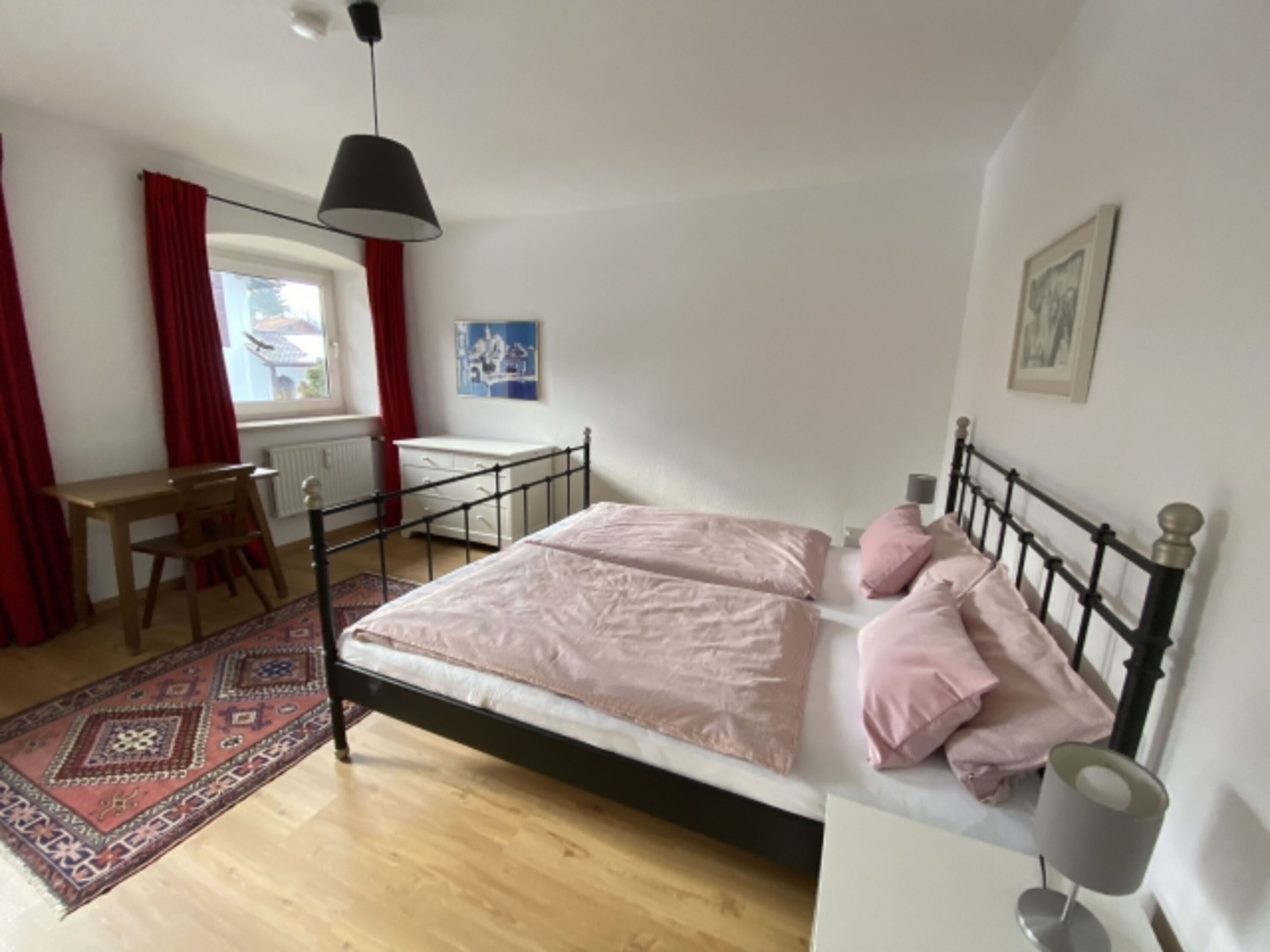 Schlafzimmer 1
