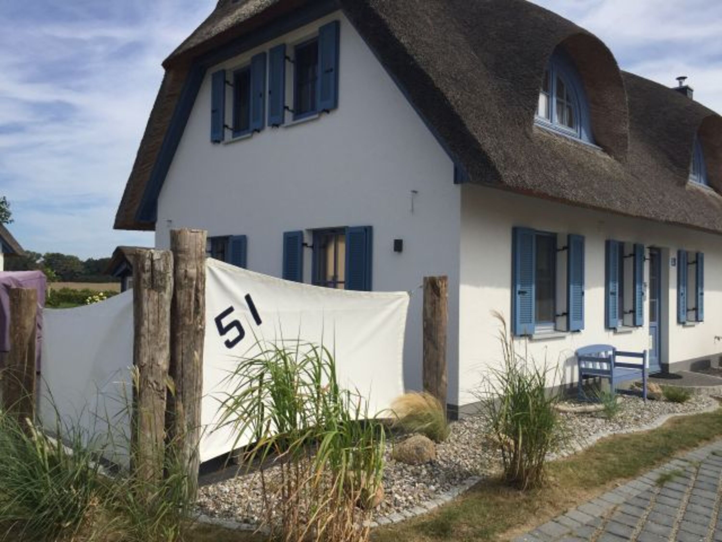 Terrasse mit Wind- und Sichtschutz