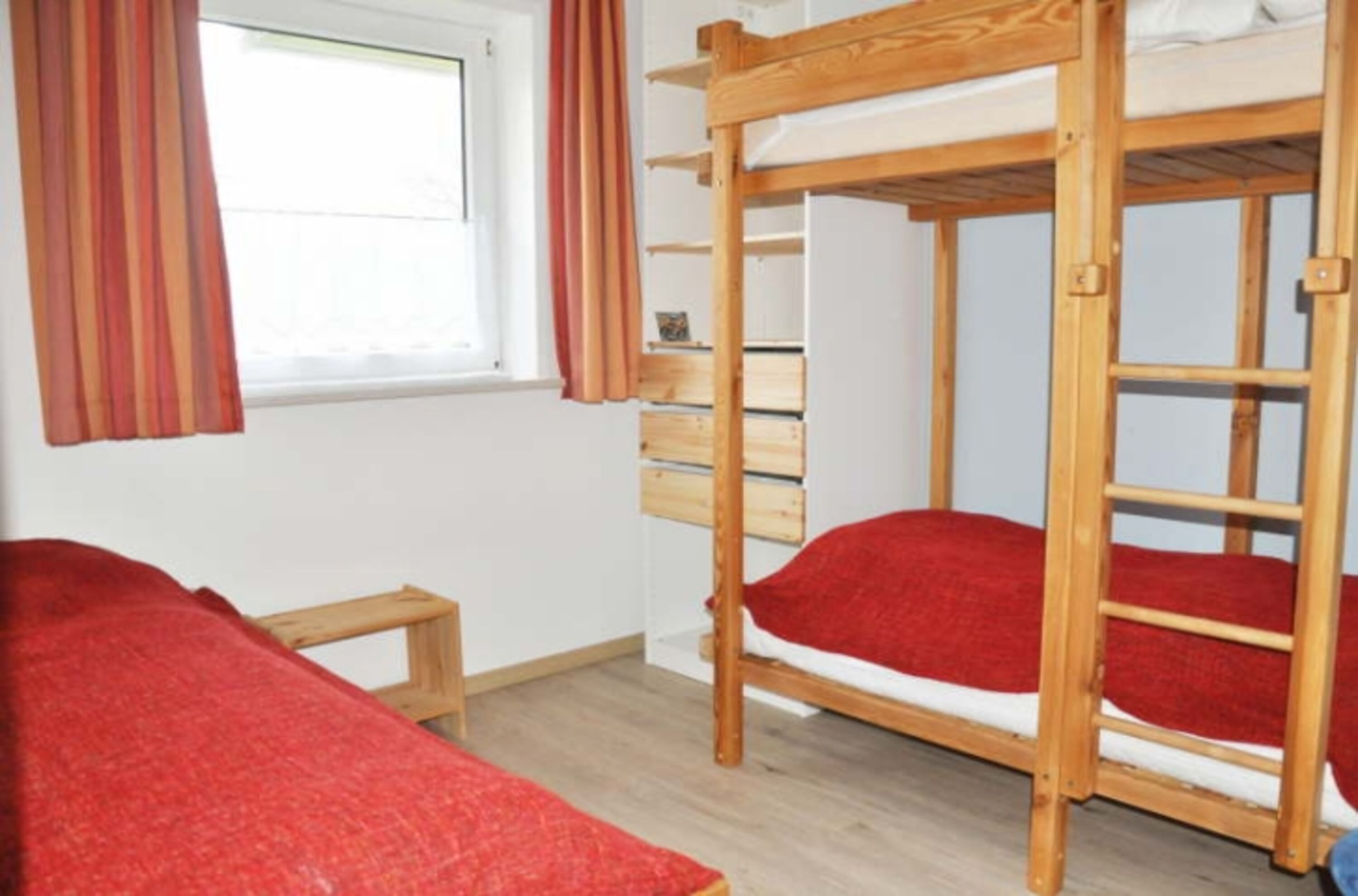 Schlafzimmer 2