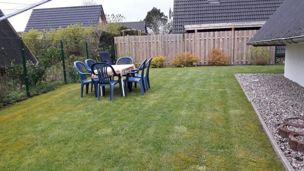 Garten mit Sitzplatz 