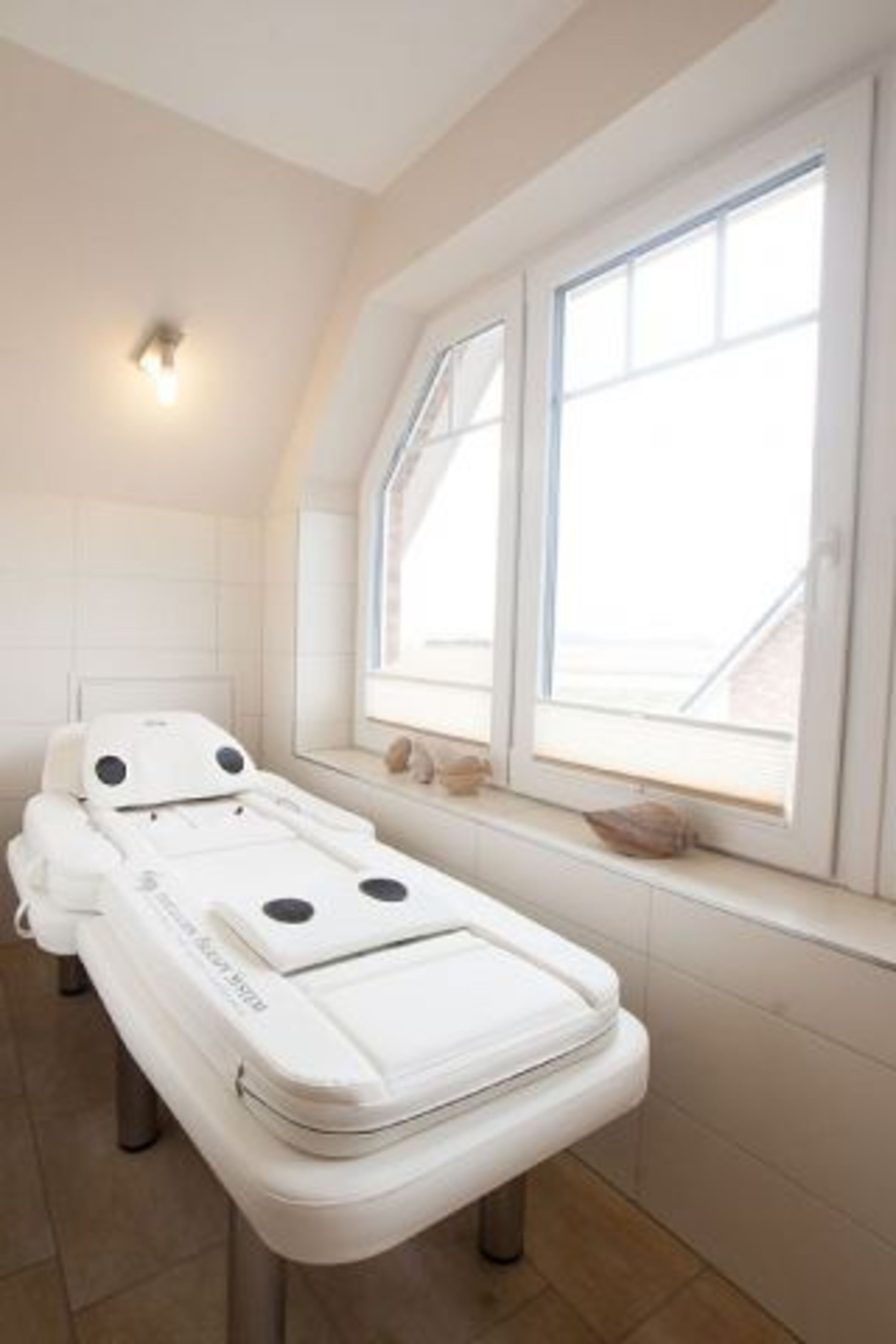 hhp medizinische Massageliege - vollautomatisch hhp.de 