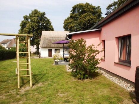 Grundstück umfasst  ca. 630qm² und ist komplett umzäunt