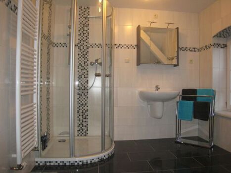 Badezimmer im Obergeschoss
