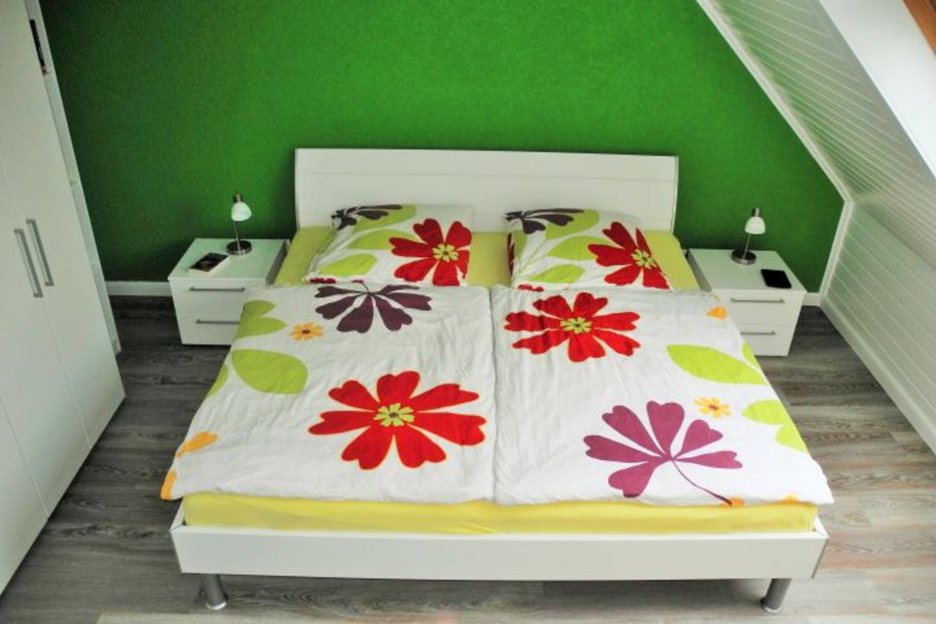 Schlafzimmer 1