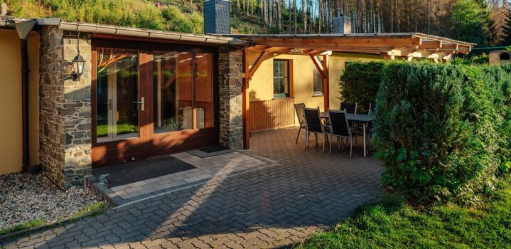 Eingang mit Grillecke