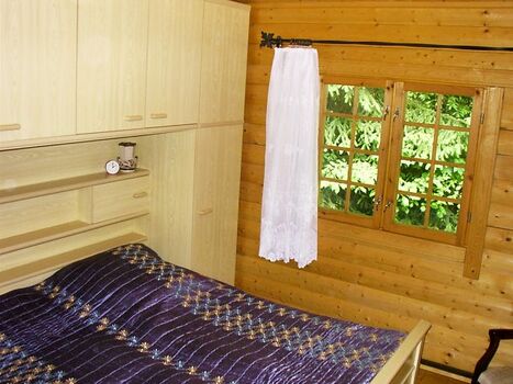 Elternschlafzimmer mit abschliessbarer Türe