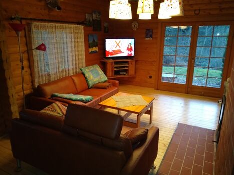 Wohnzimmer mit Ledergarnitur