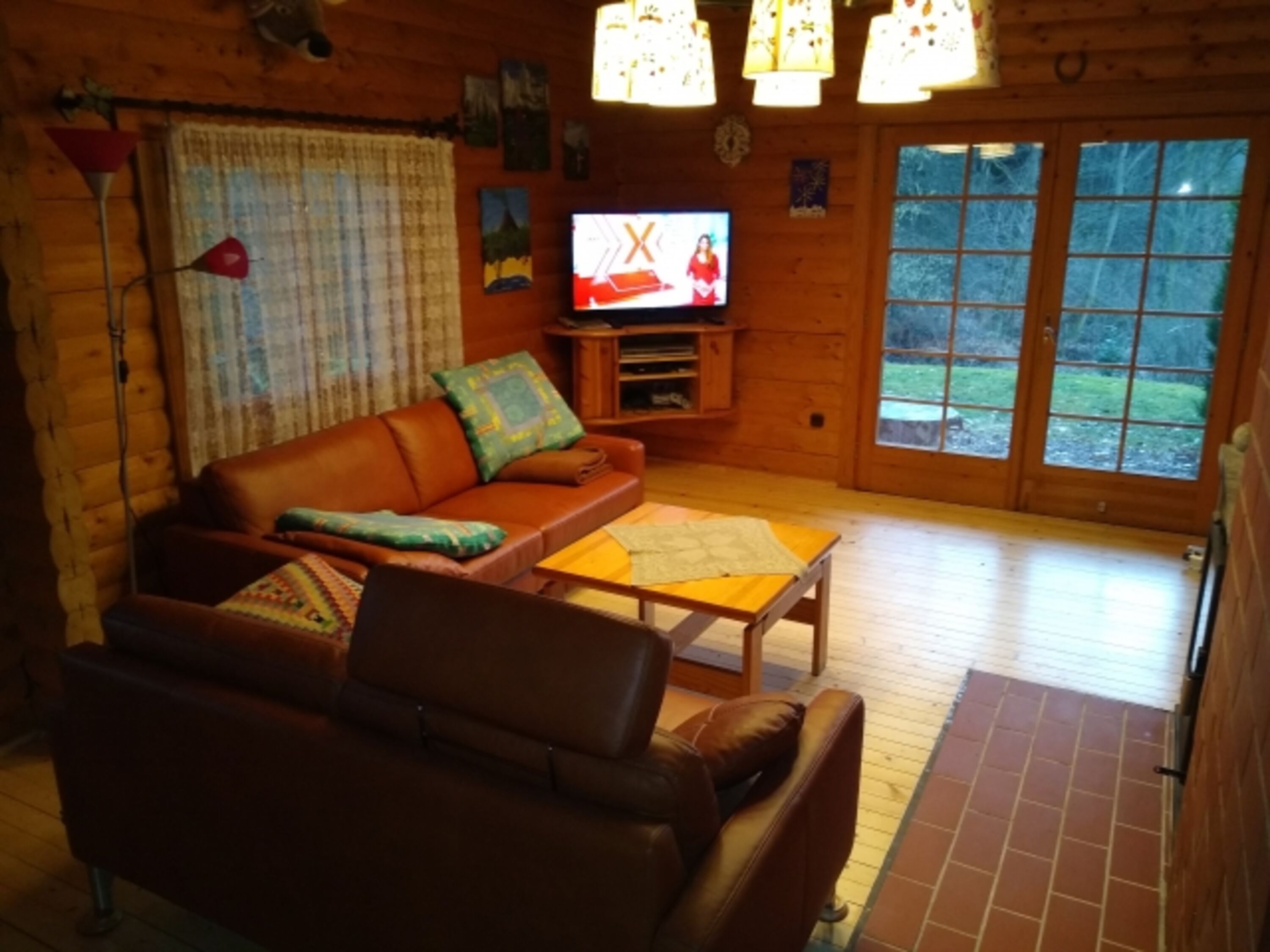 Wohnzimmer mit Ledergarnitur