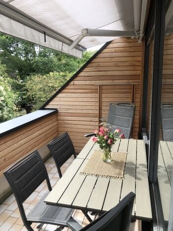 Balkon mit Markise ( sehr gemütlich :)