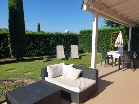 Die zweite Terrasse ist auch überdacht