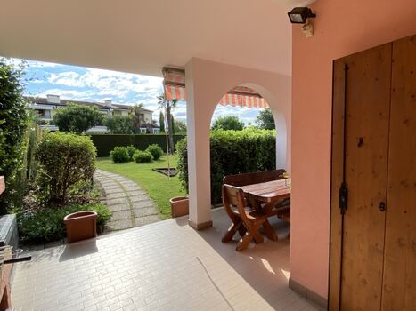 Die Terrasse und der Garten