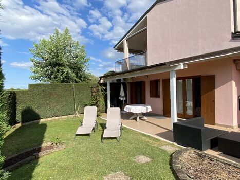 Die Wohnung betseht aus nr. 2 überdachten Terrassen