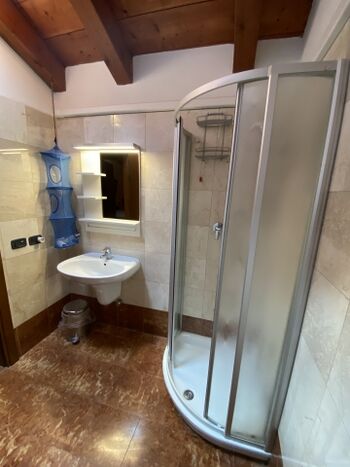 Das Badezimmmer im Erdgeschoss