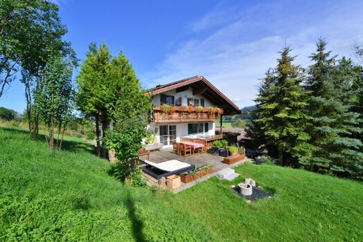 Wohnung im gesamten OG mit Blick auf die Berge