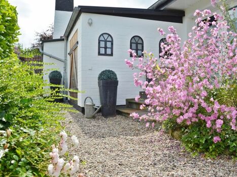 Fahrradschuppen: kostenloser Fahrradverleih, Anhänger
