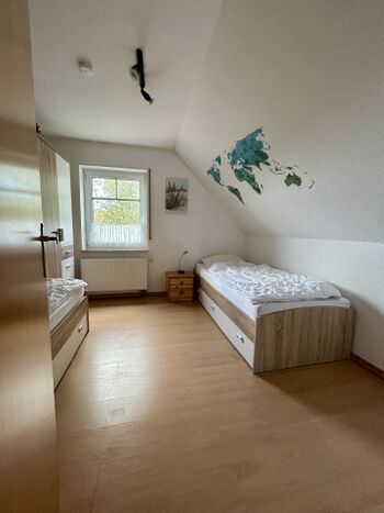 1.Schlafzimmer oben links