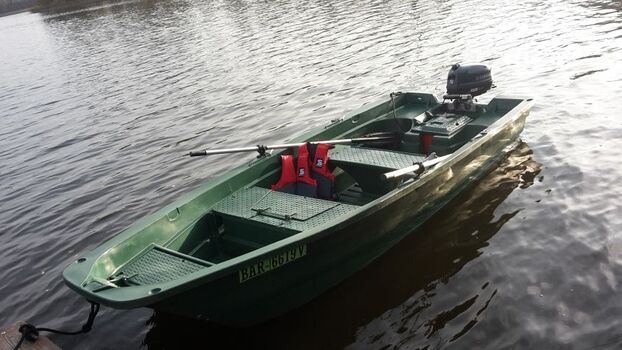 Verleih im Ferienhof: Angelmotorboot mit 5 PS Motor