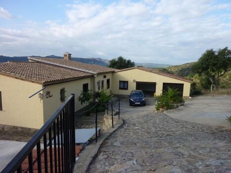 Einfahrt auf das Grundstück