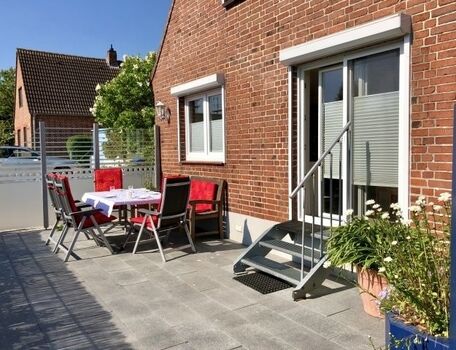 Strandnah mit eigener Terrasse und Garten