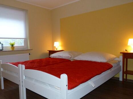 Komfortables Schlafzimmer mit 2 Einzelbetten