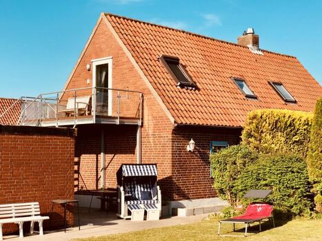 Balkonwohnung mit Meerblick und Garten