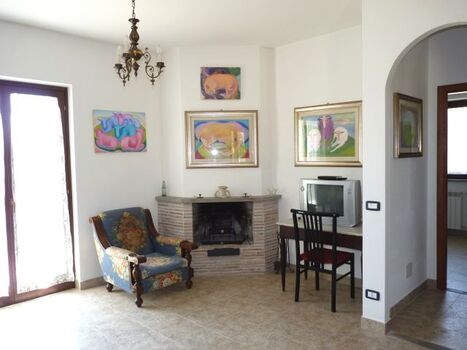 vom Wohnzimmer gelangen sie direkt in den Garten