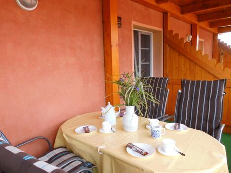 überdachte Terrasse