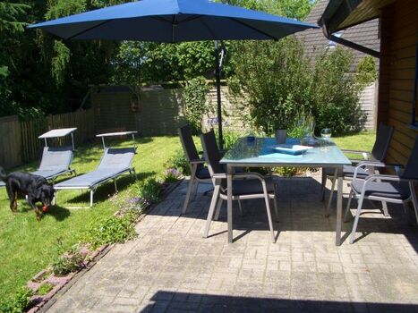 Terrasse mit stabilen Kettler Gartenmöbeln