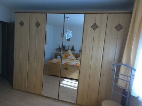 Schlafzimmerschrank