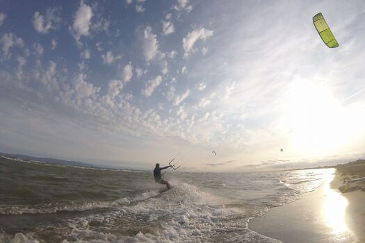 Kitesurfen am Strand