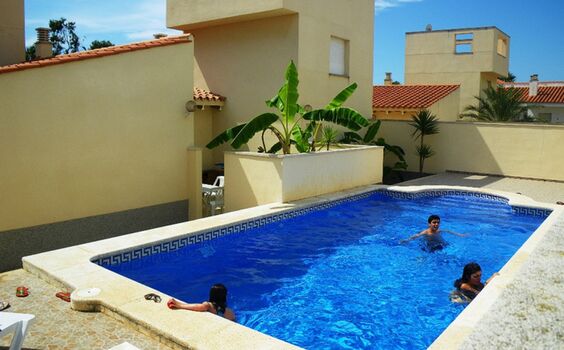 Der große Swimmingpool