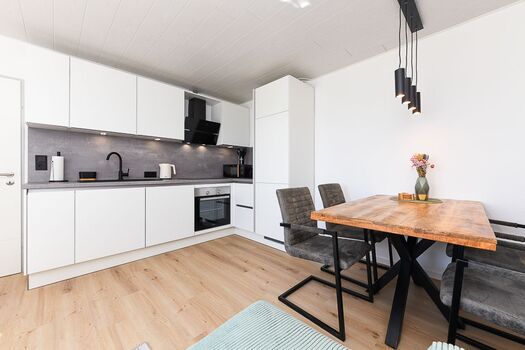 Küche mit Essbereich