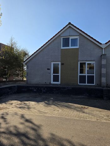 Haus mit Parkplatz