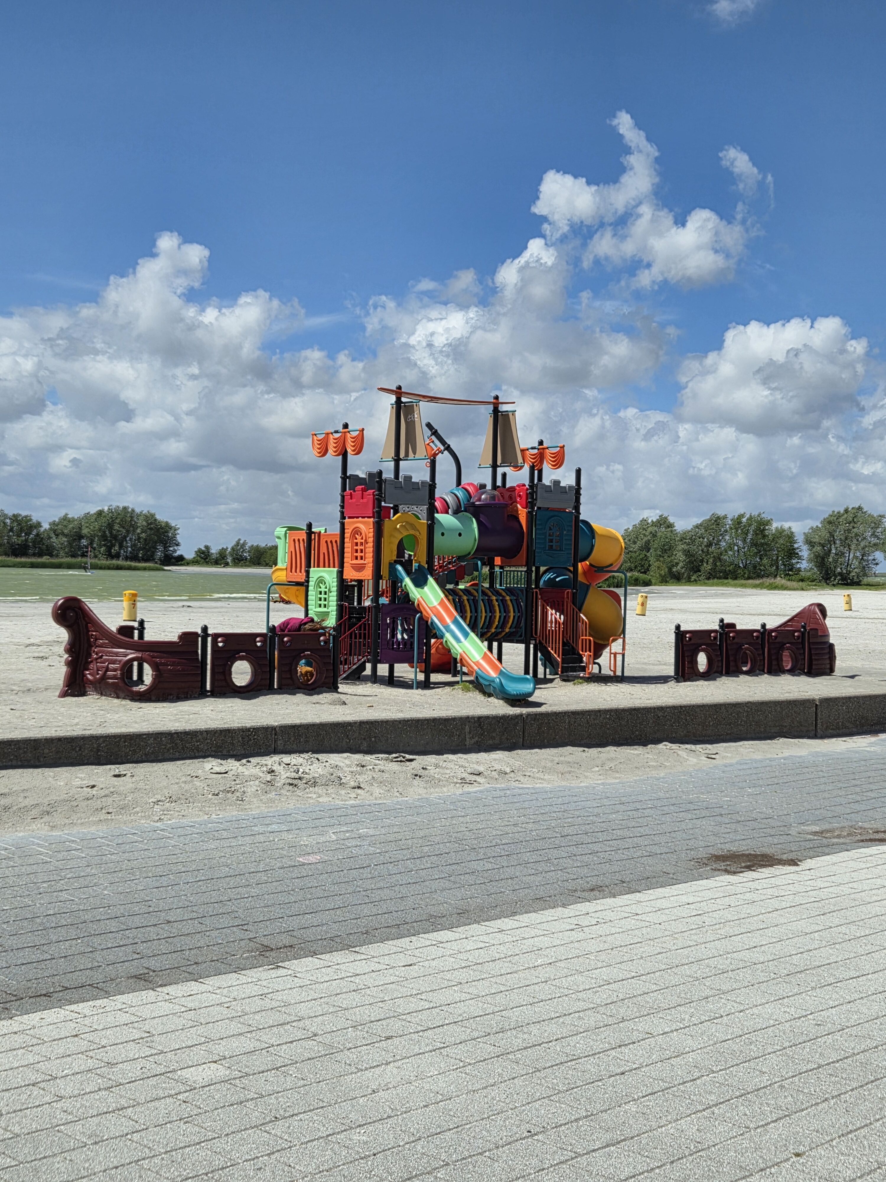 Spielplatz am Meer