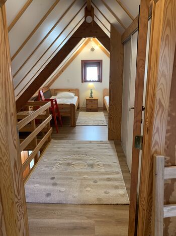 Flur mit grossem Schrank im OG